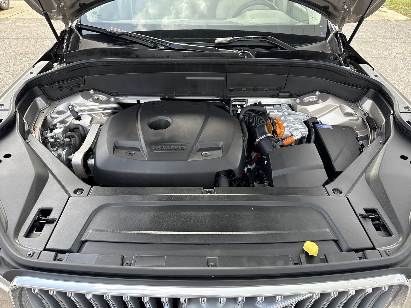 Used 2024 Volvo XC90 T8 Plus w/ Protection Package Premier image 44