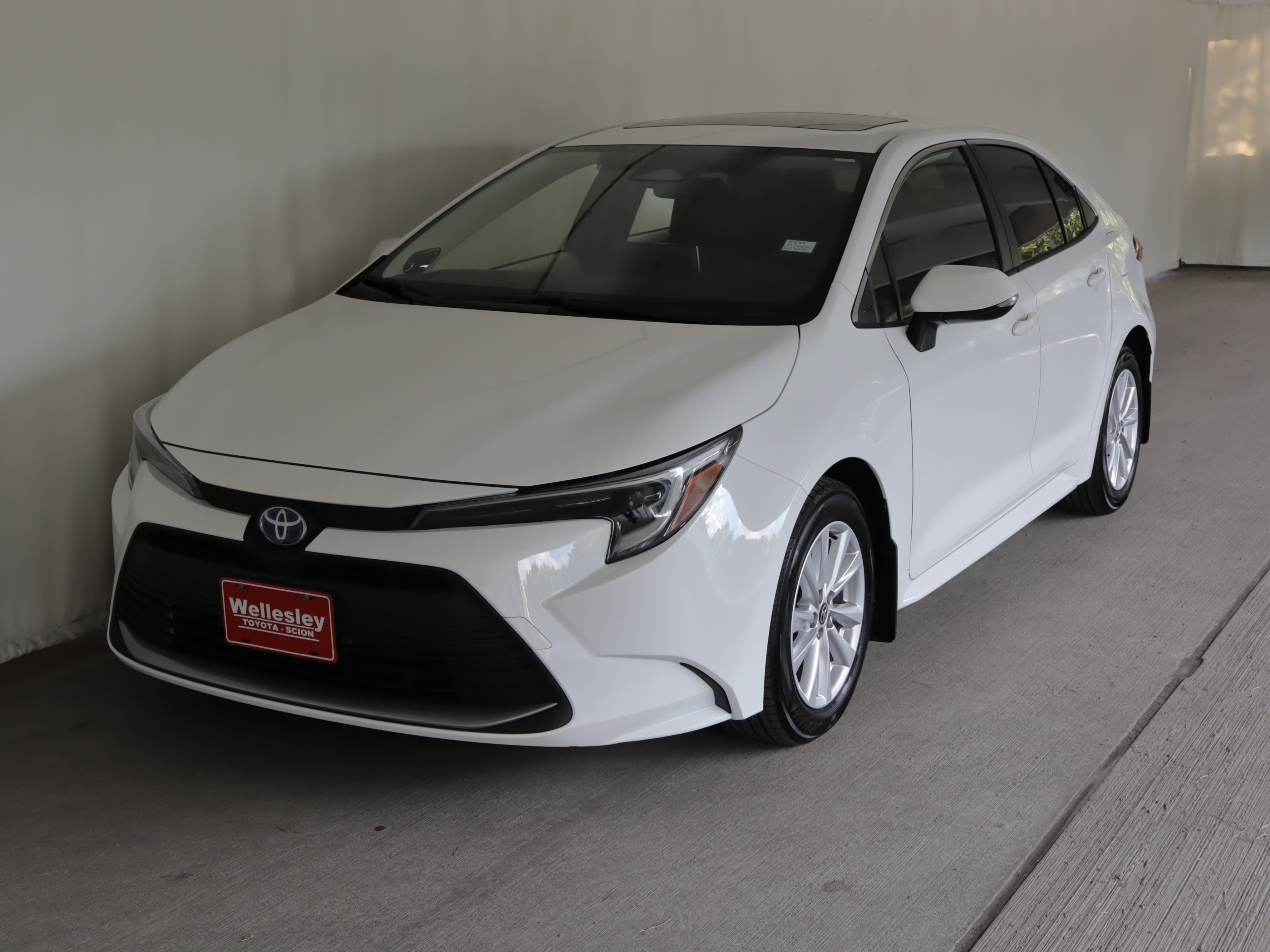 Used 2025 Toyota Corolla XLE FWD image 26