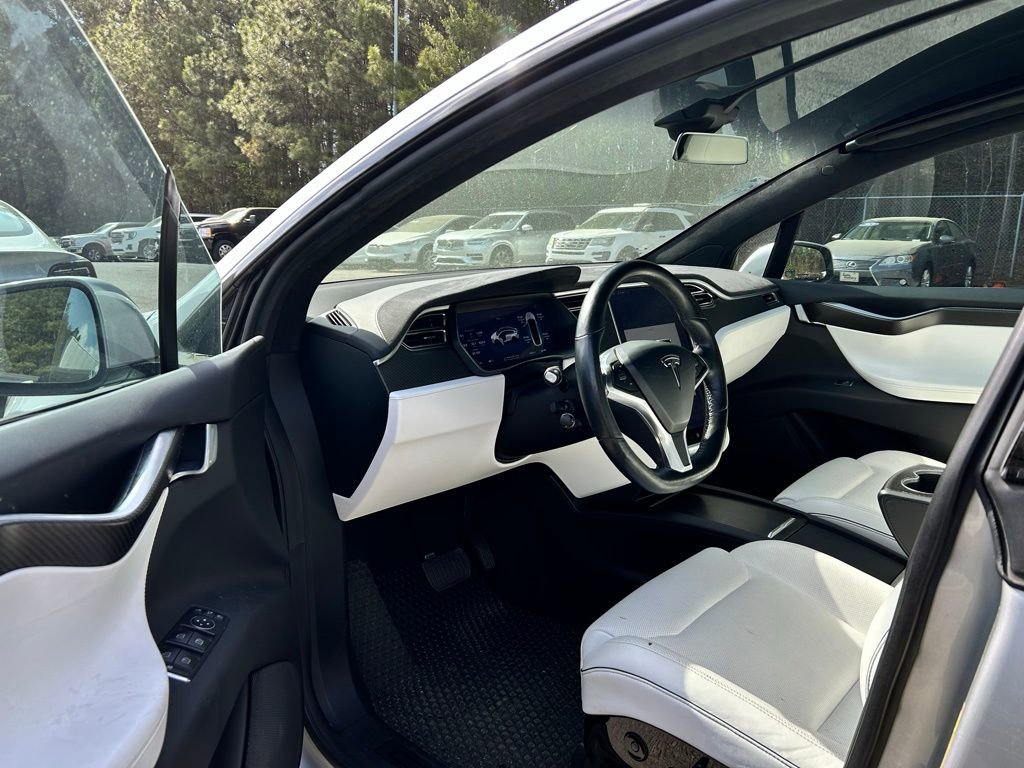 Used 2016 Tesla Model X 90D image 8
