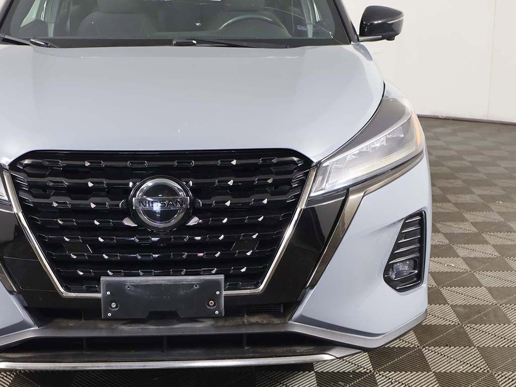 Used 2021 Nissan Kicks SR w/ Exterior Package image 13