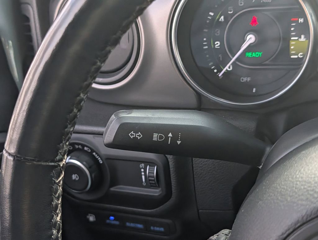 Used 2023 Jeep Wrangler Unlimited w/ Cold Weather Group image 31