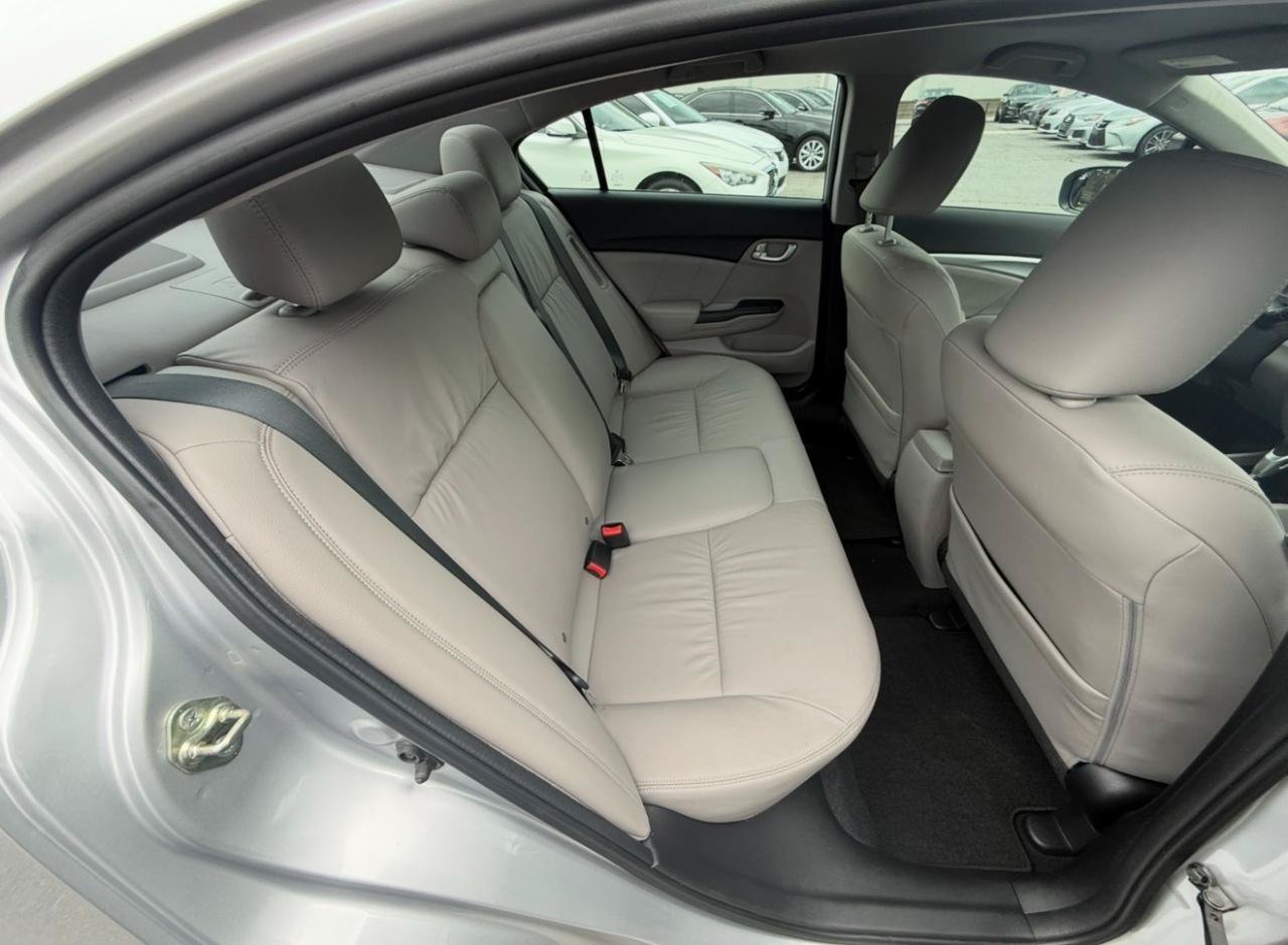 Used 2015 Honda Civic Hybrid Sedan image 16