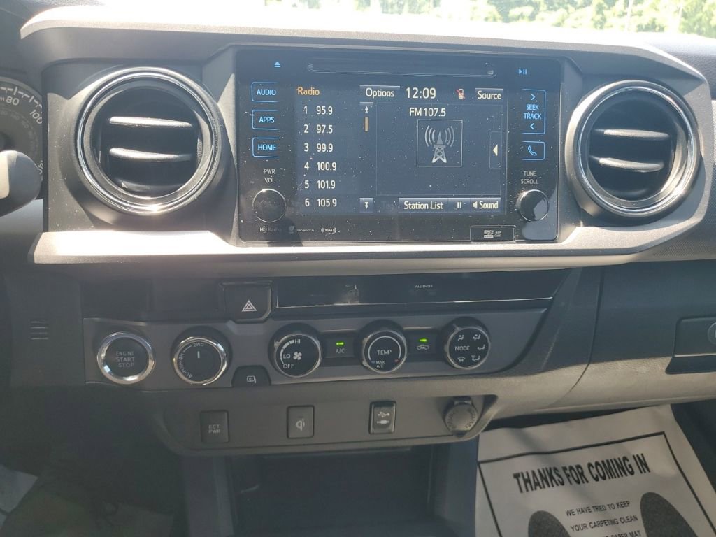 Used 2017 Toyota Tacoma TRD Sport w/ Tow Package (A/T) AWD/4WD image 8