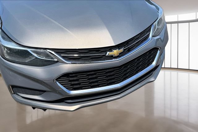 Used 2017 Chevrolet Cruze LT FWD image 27