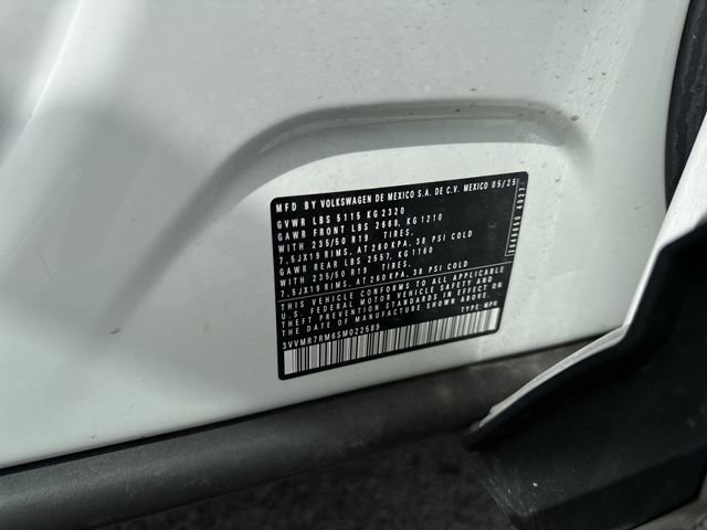Certified 2025 Volkswagen Tiguan SE image 33