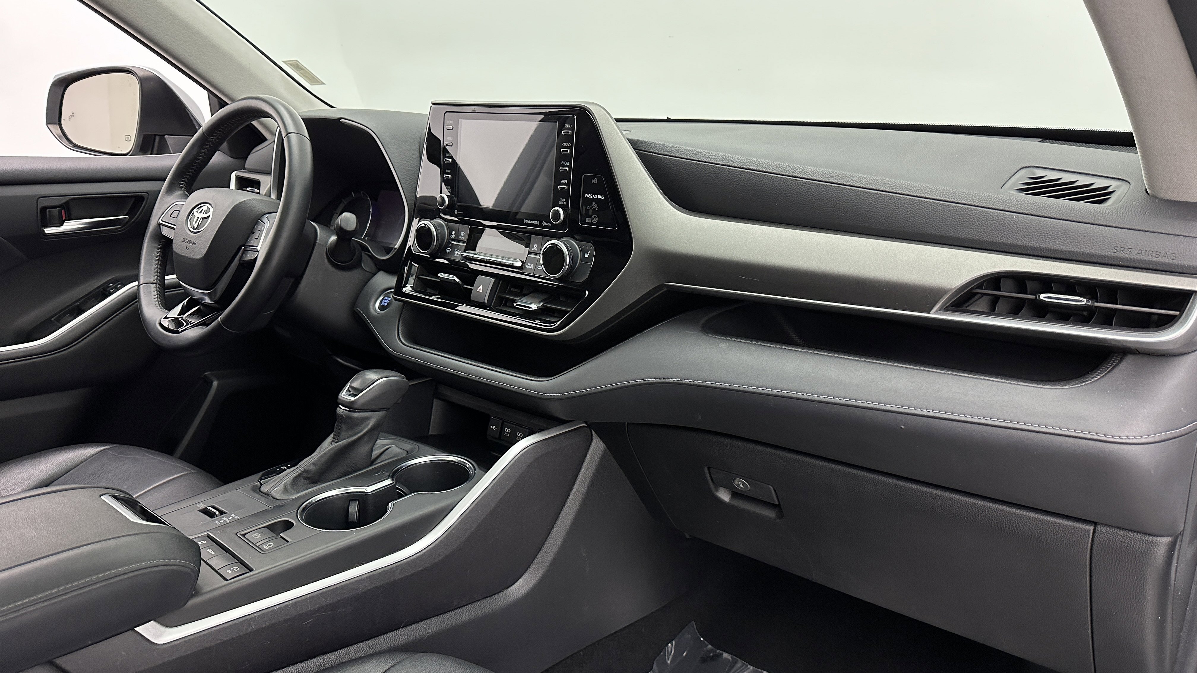 Used 2021 Toyota Highlander XLE image 38