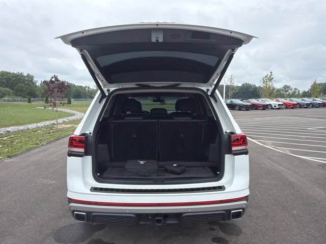 Used 2024 Volkswagen Atlas Peak Edition SE AWD/4WD image 13