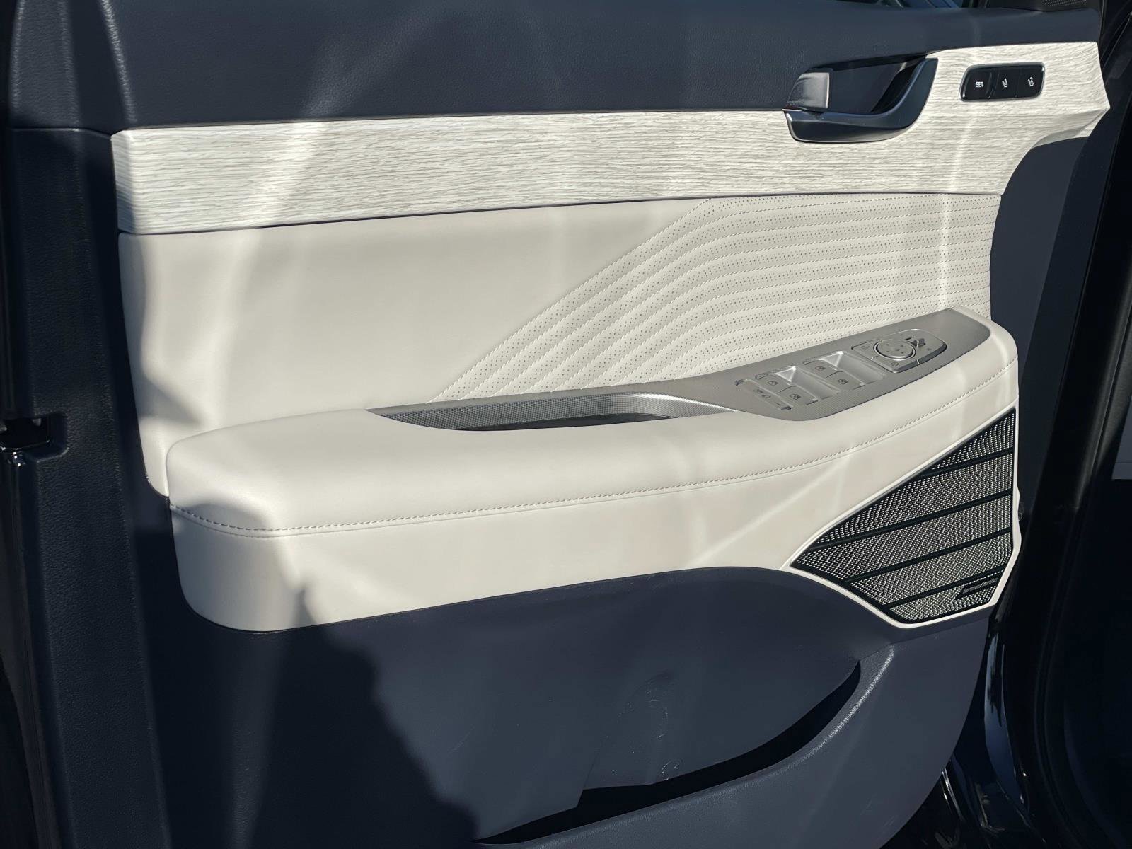 Used 2024 Hyundai Palisade Calligraphy image 20