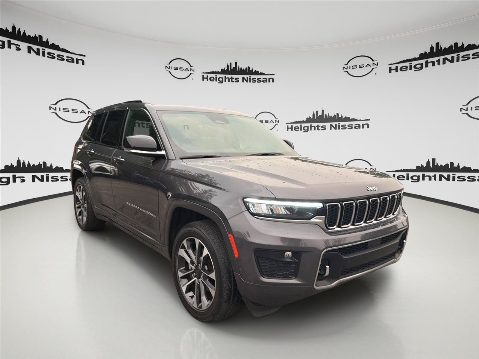 Used 2023 Jeep Grand Cherokee Overland AWD/4WD image 7