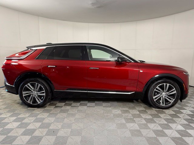 Used 2024 Cadillac Lyriq Luxury w/ Nappa Leather Package AWD/4WD image 10