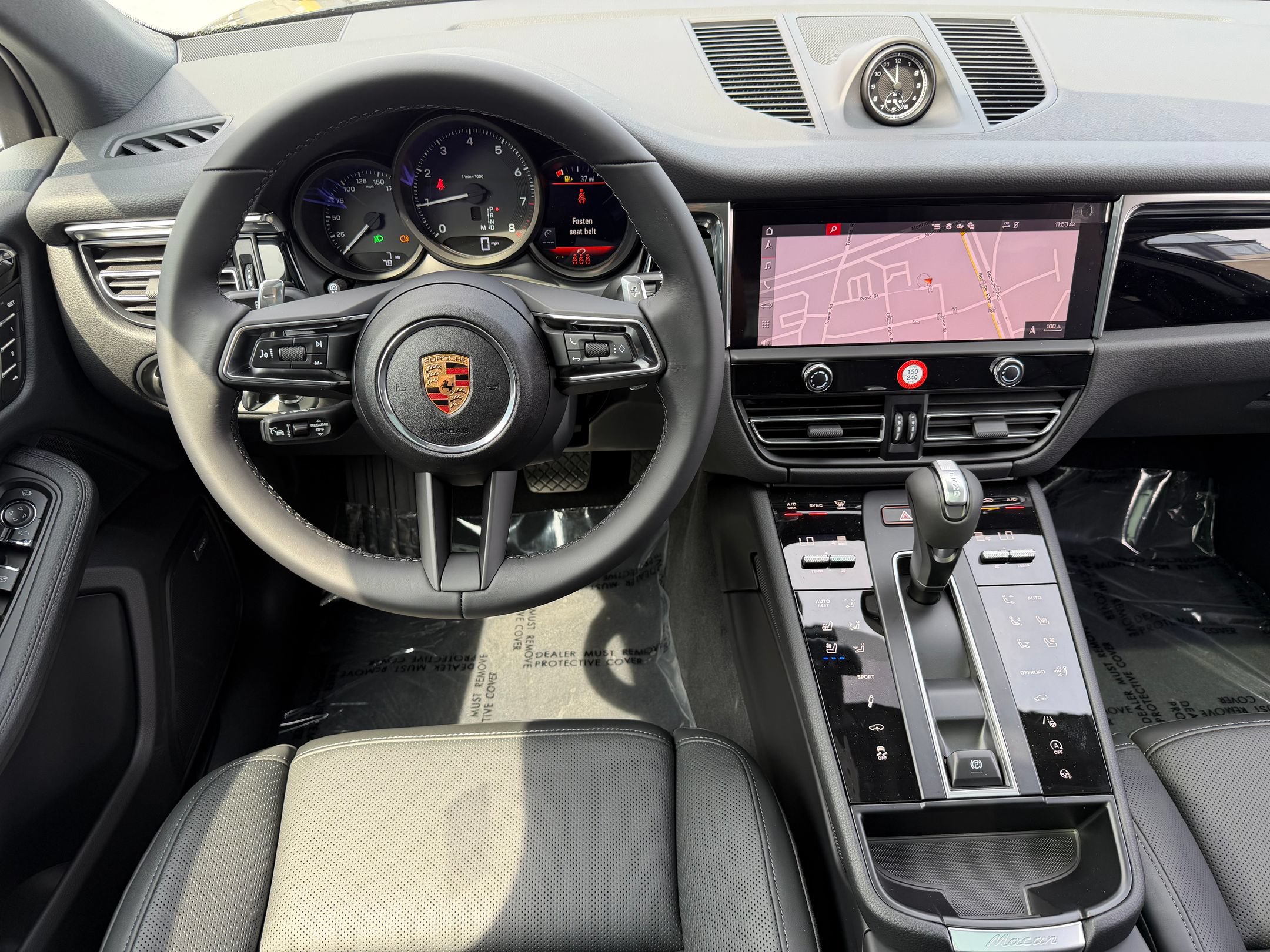 Used 2026 Porsche Macan AWD/4WD image 31
