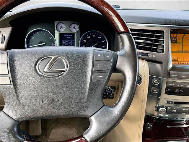 Used 2011 Lexus LX 570 4WD w/ Luxury Pkg w/Pre-crash image 19