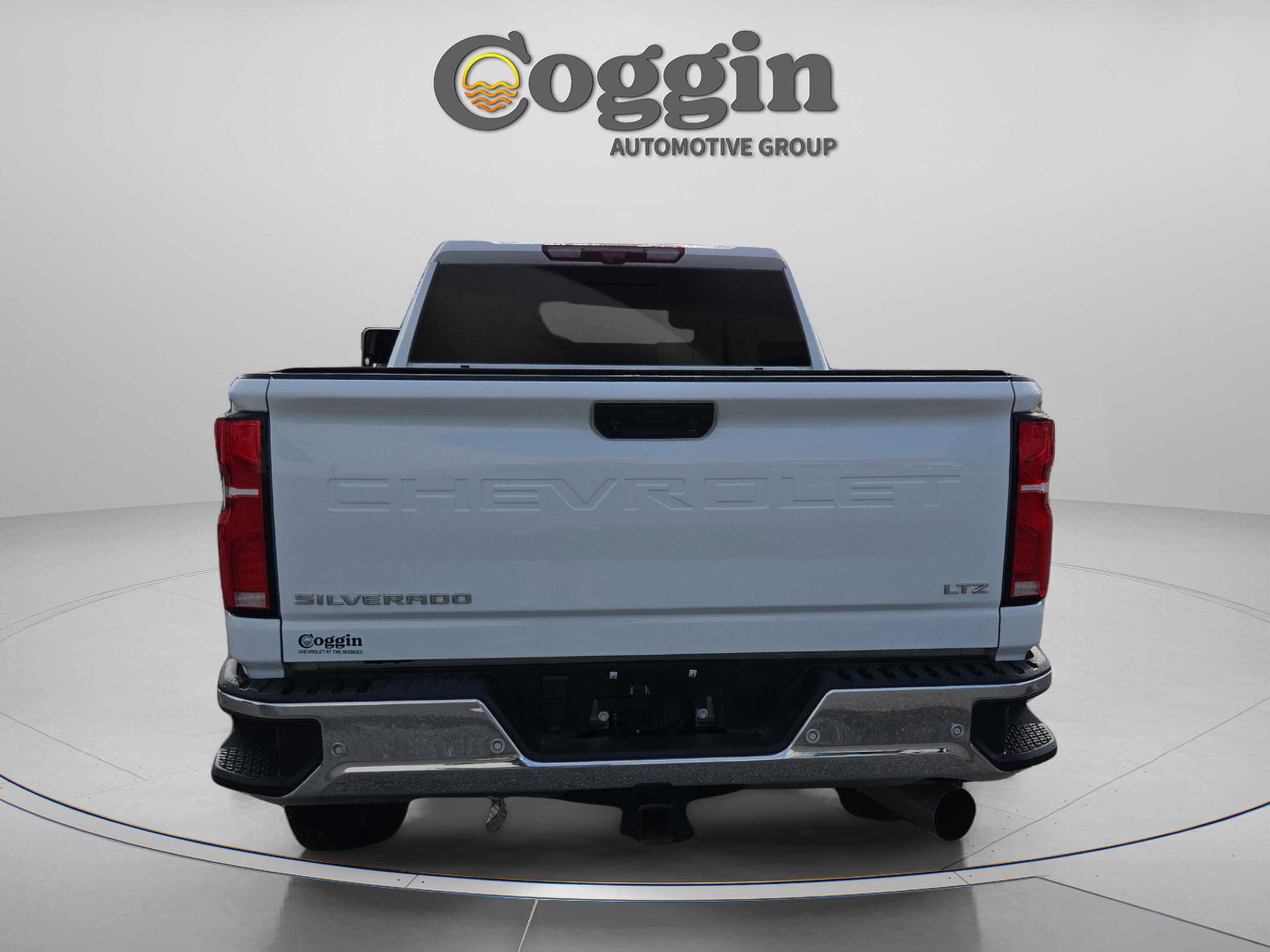 Used 2025 Chevrolet Silverado 2500 LTZ w/ LTZ Premium Package image 5