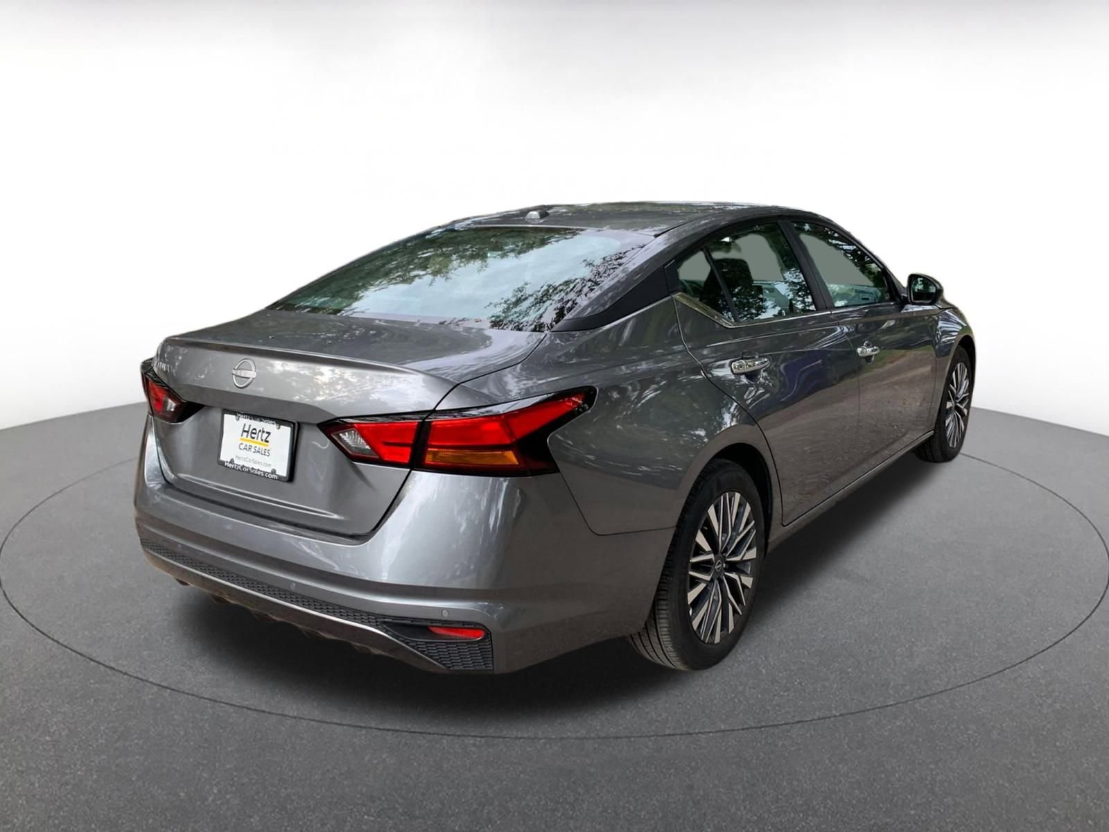 Used 2025 Nissan Altima 2.5 SV image 7