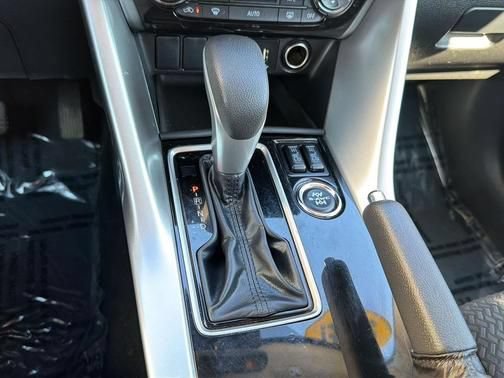 Used 2024 Mitsubishi Eclipse Cross AWD image 16