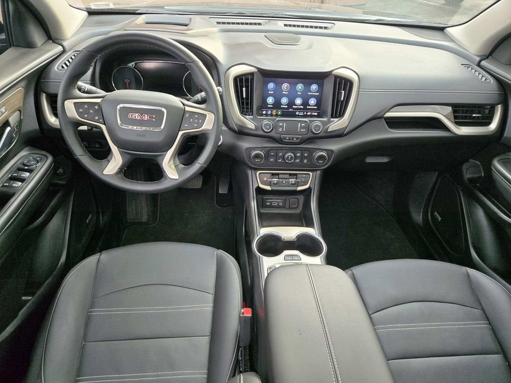 Used 2024 GMC Terrain Denali w/ Denali Premium Package image 10