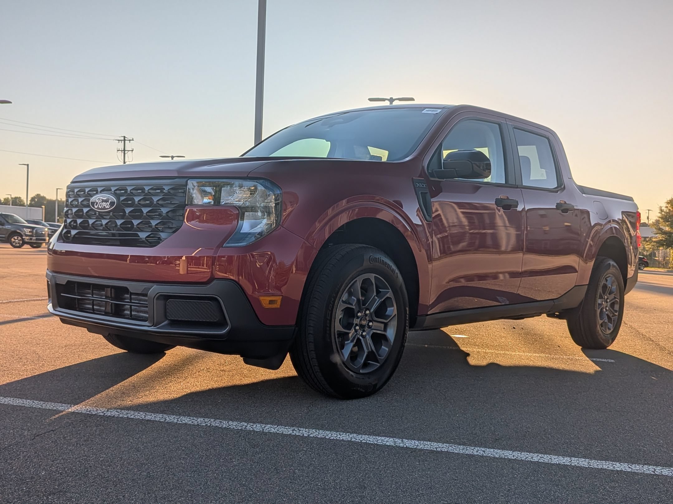 New 2026 Ford Maverick XLT w/ XLT Luxury Package FWD image 8