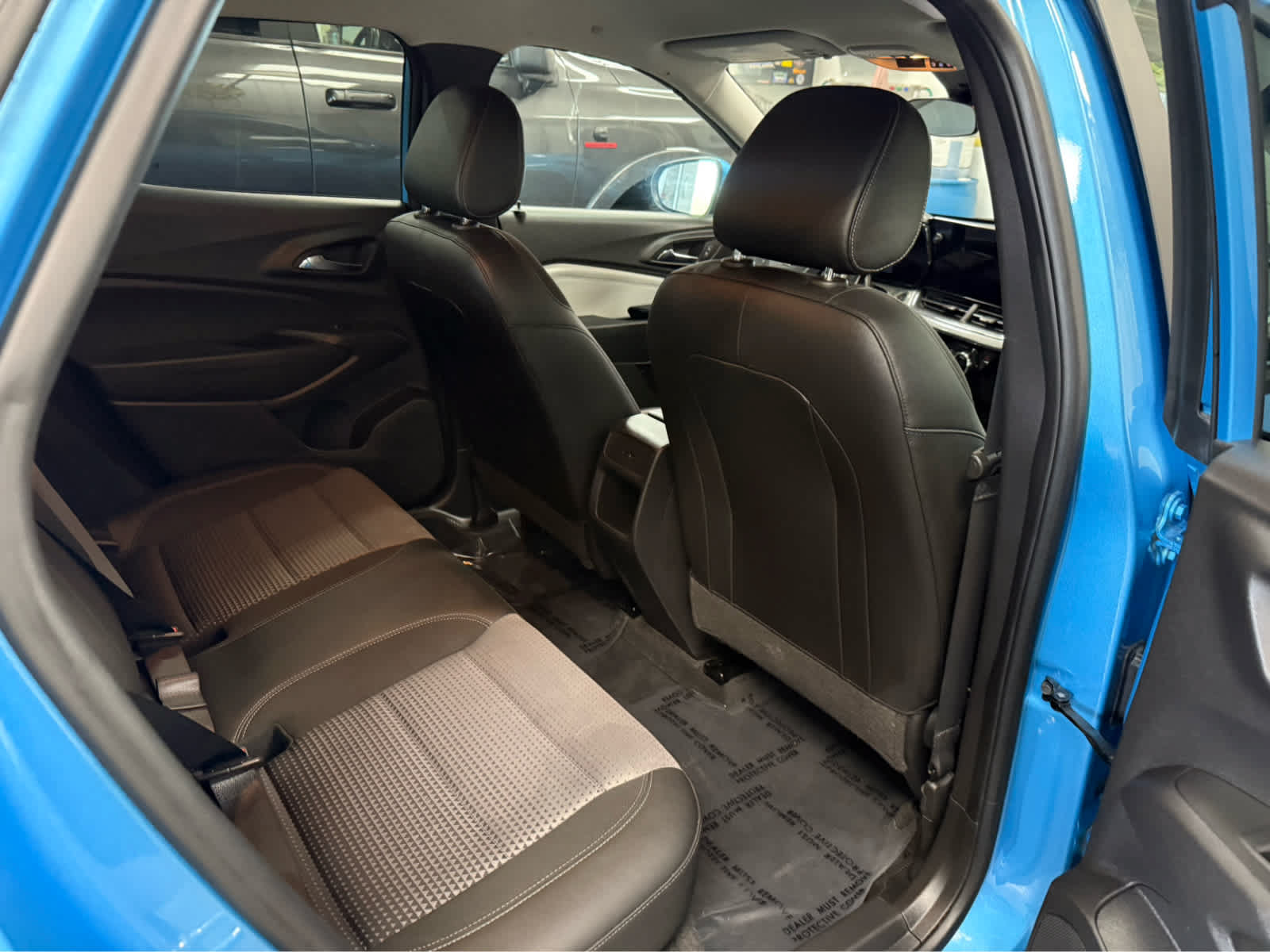 Used 2025 Chevrolet Trax LT w/ Driver Confidence Package FWD image 25