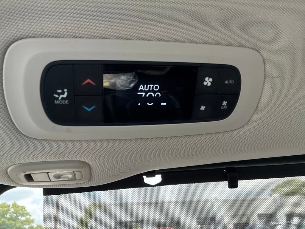 Used 2017 Chrysler Pacifica Limited FWD image 25