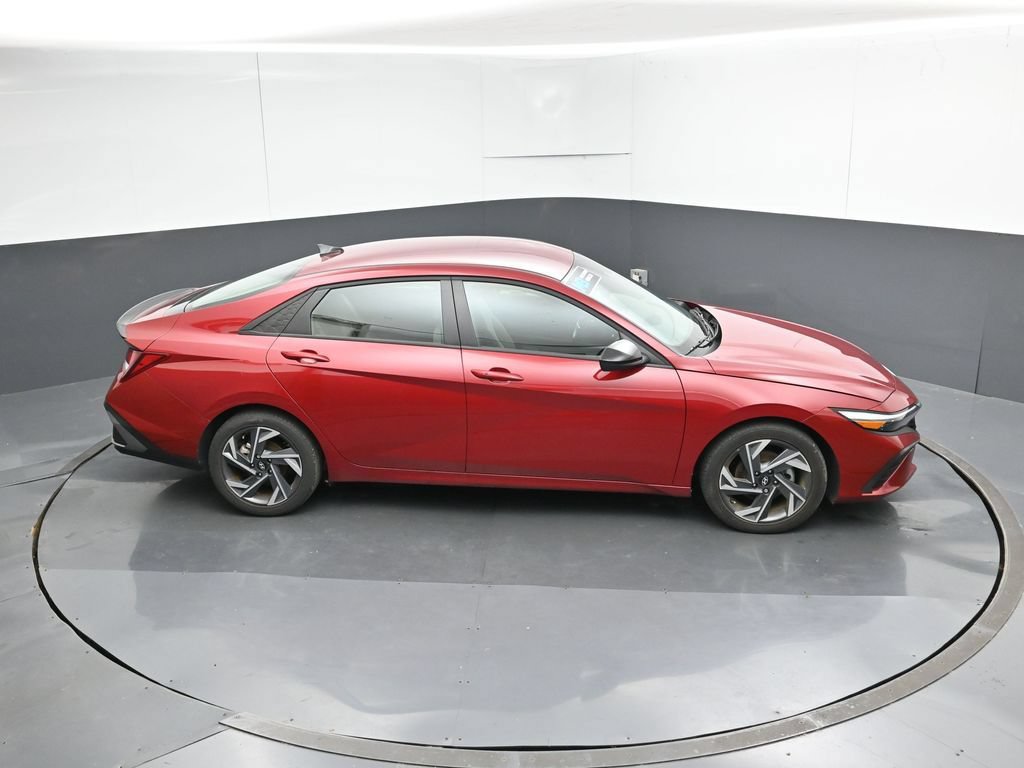 Used 2025 Hyundai Elantra Sport FWD image 52