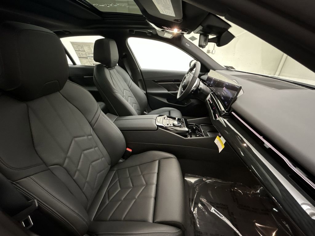 Certified 2025 BMW 530i xDrive image 28