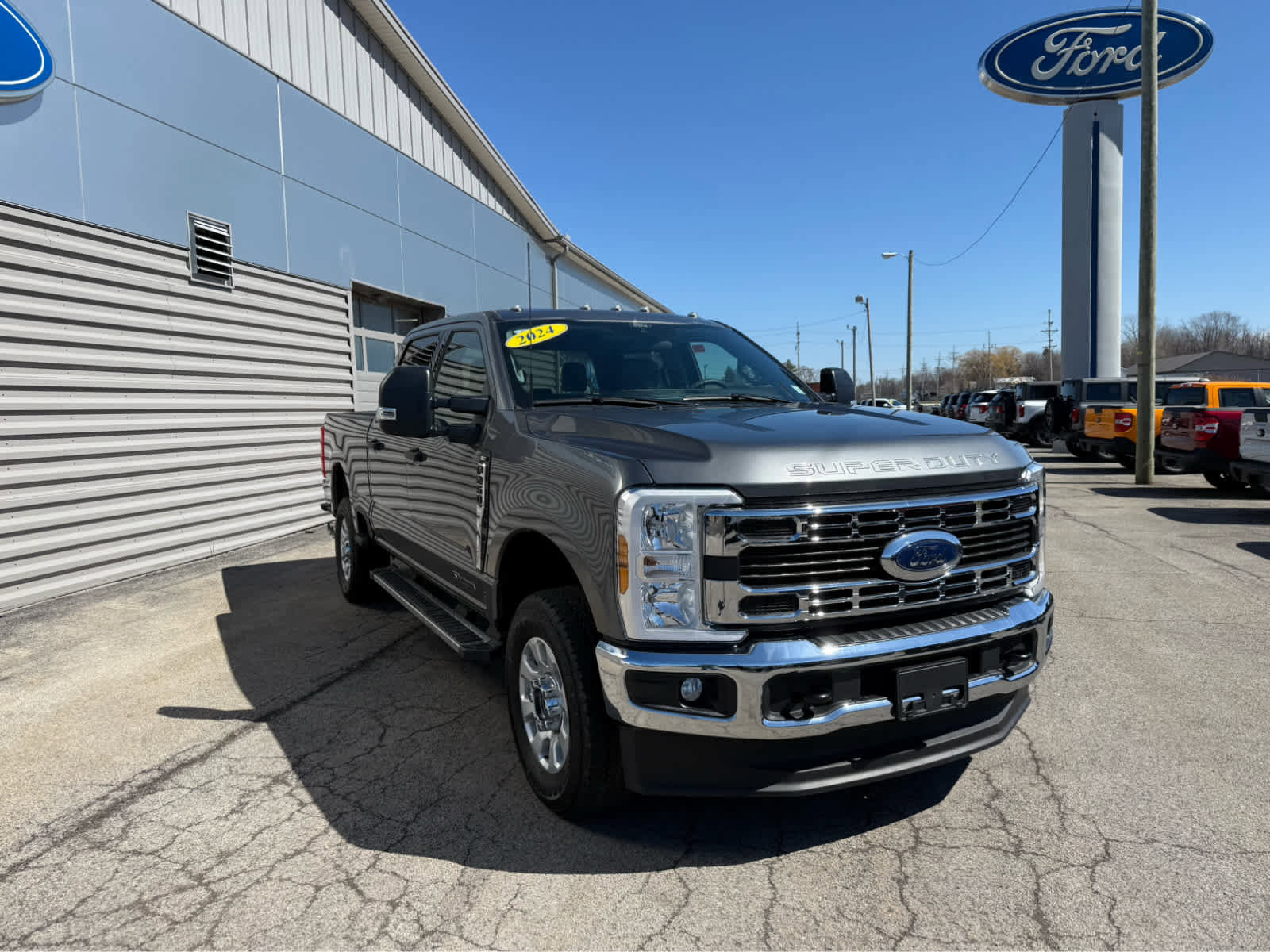 Used 2024 Ford F250 XLT w/ FX4 Off-Road Package image 2