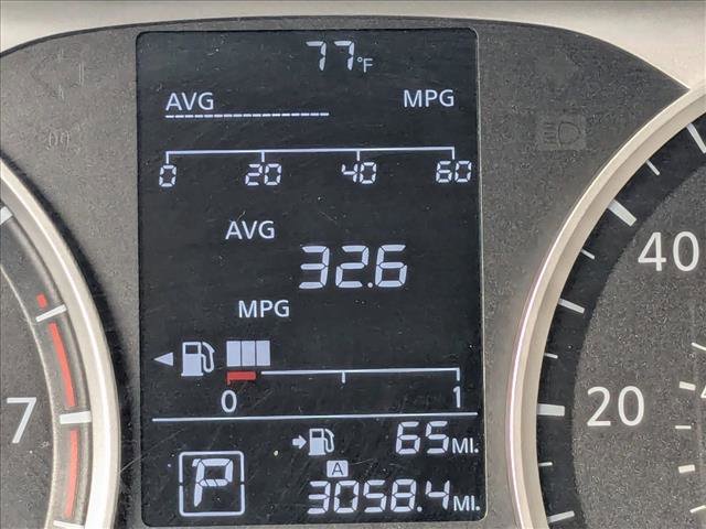 Used 2021 Nissan Versa S FWD image 12