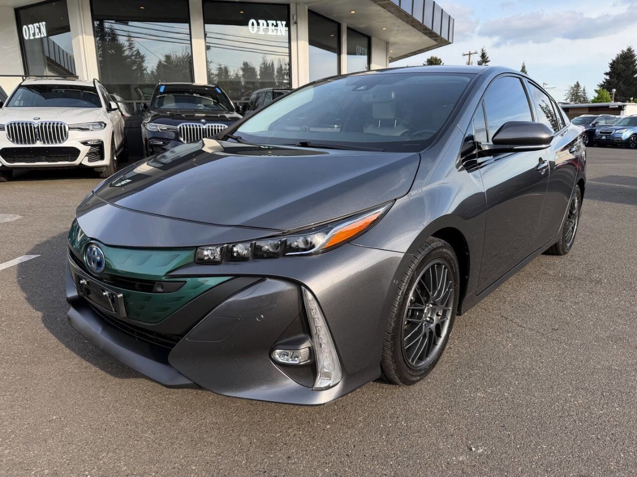 Used 2017 Toyota Prius Prime Advanced FWD image 1