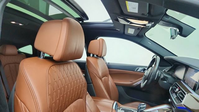Used 2022 BMW X6 xDrive40i w/ Executive Package image 22