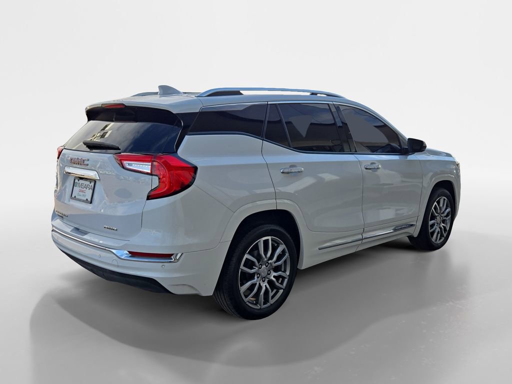 Used 2023 GMC Terrain Denali w/ Denali Premium Package image 6