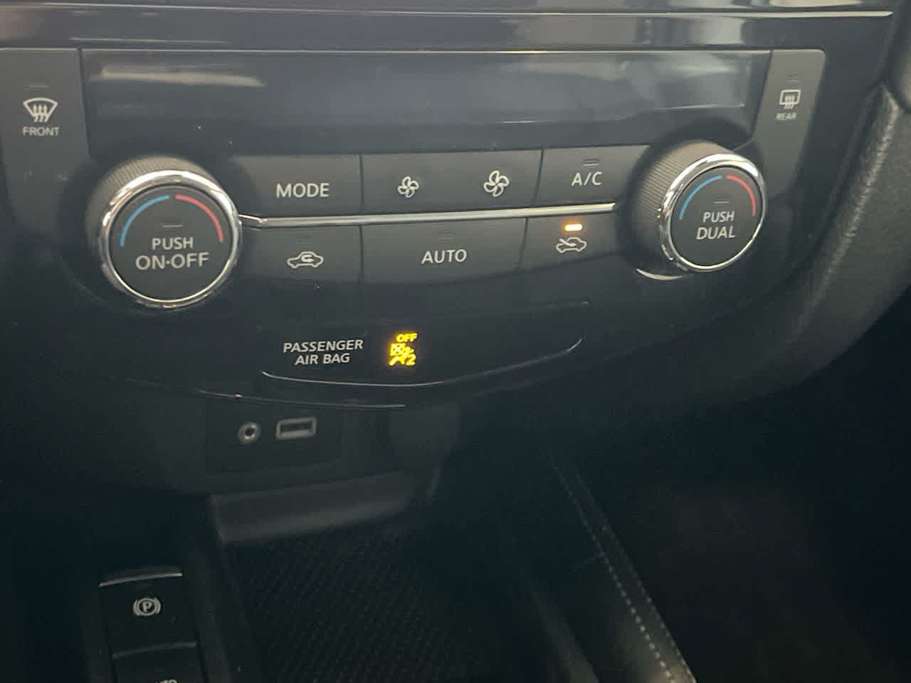 Used 2019 Nissan Rogue SL AWD/4WD image 19
