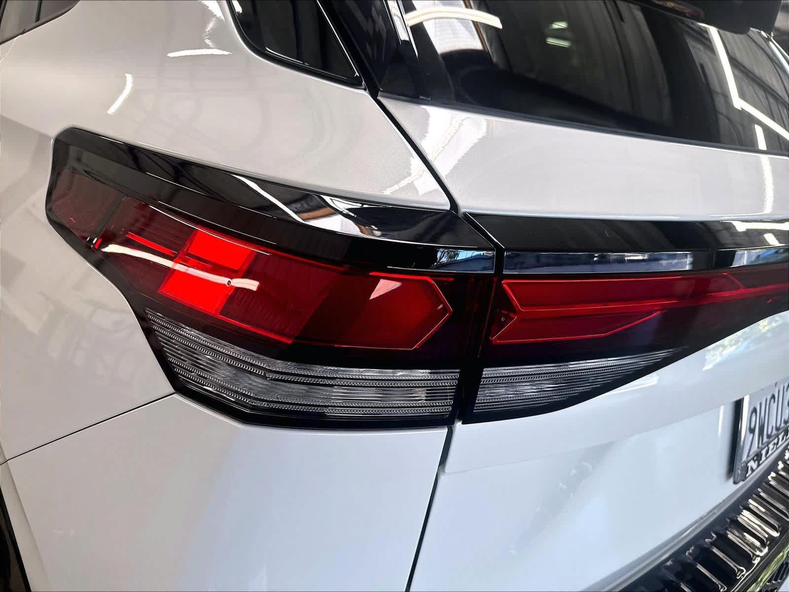 Certified 2026 Volkswagen Tiguan SE R-Line AWD/4WD image 26