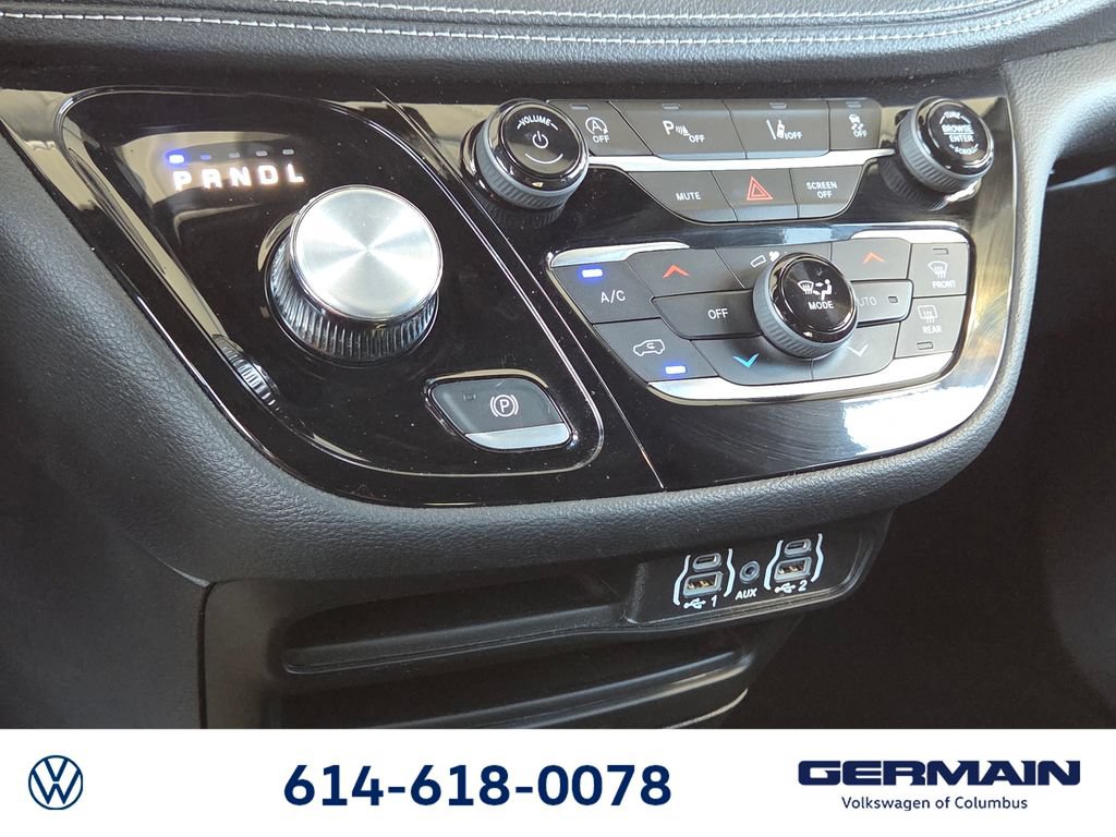 Used 2023 Chrysler Pacifica Touring-L w/ S Appearance Package AWD/4WD image 28