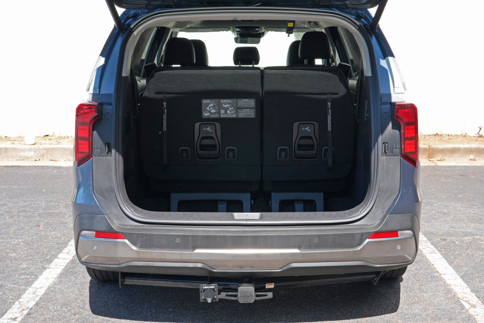 Used 2025 Kia Carnival SX FWD image 10