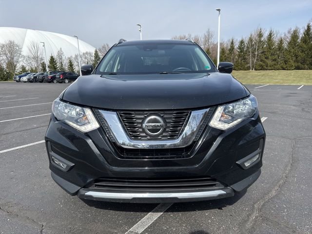 Used 2020 Nissan Rogue SV image 2