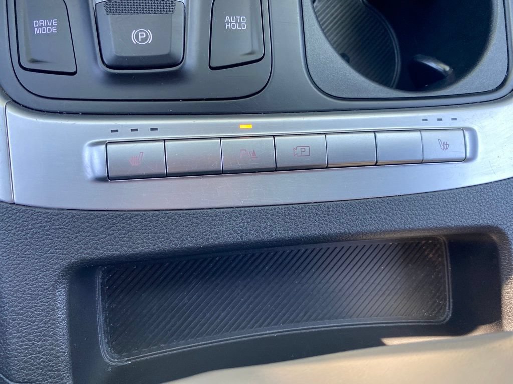 Used 2025 Kia Carnival FWD image 20