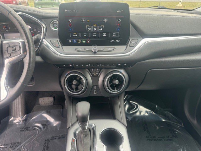 Used 2024 Chevrolet Blazer LT image 18