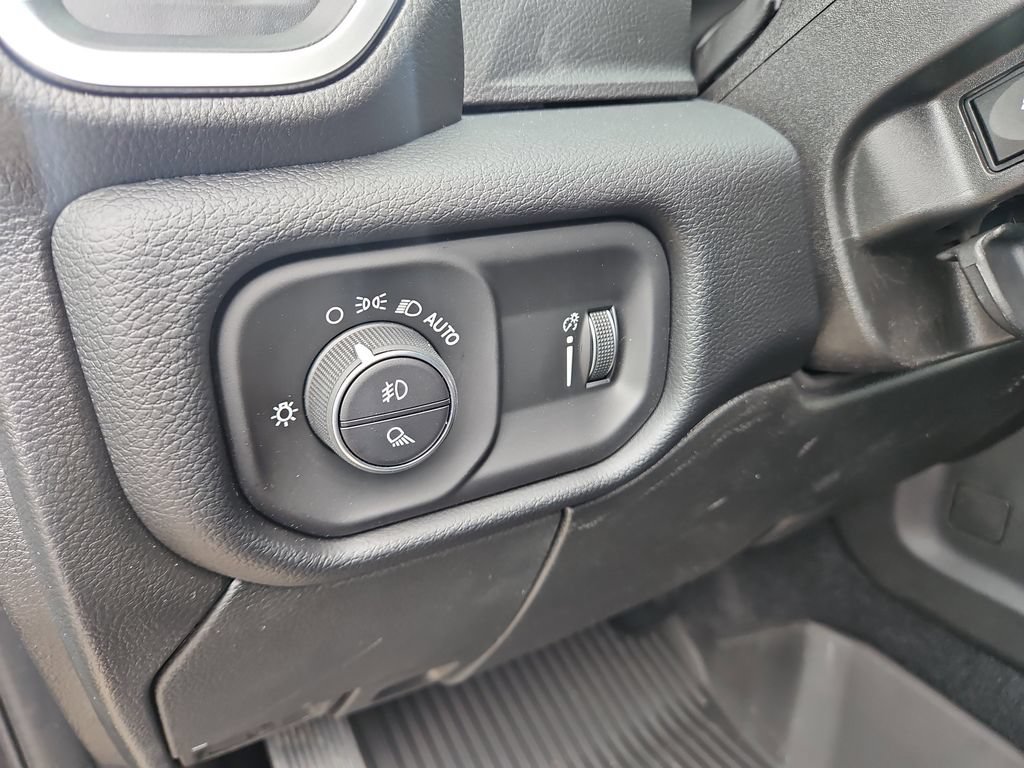 New 2026 RAM 2500 Big Horn AWD/4WD image 19