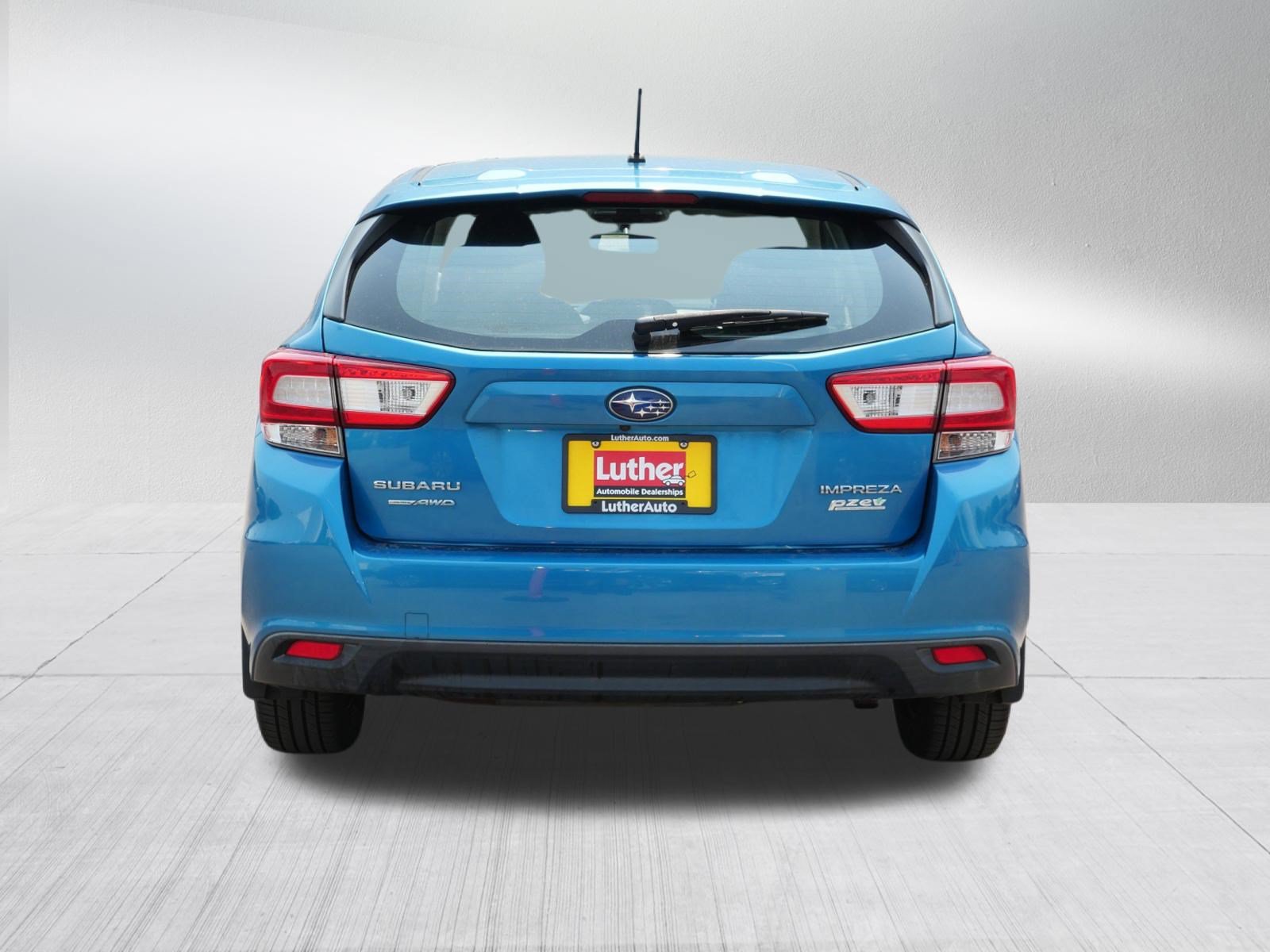 Used 2017 Subaru Impreza 2.0i AWD/4WD image 6