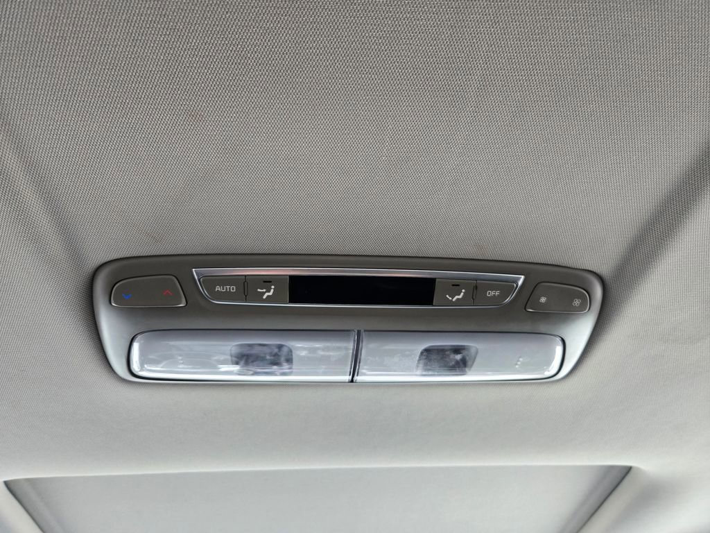 Used 2025 Kia Telluride S AWD/4WD image 37