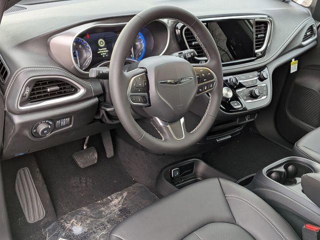 New 2026 Chrysler Pacifica Select image 10
