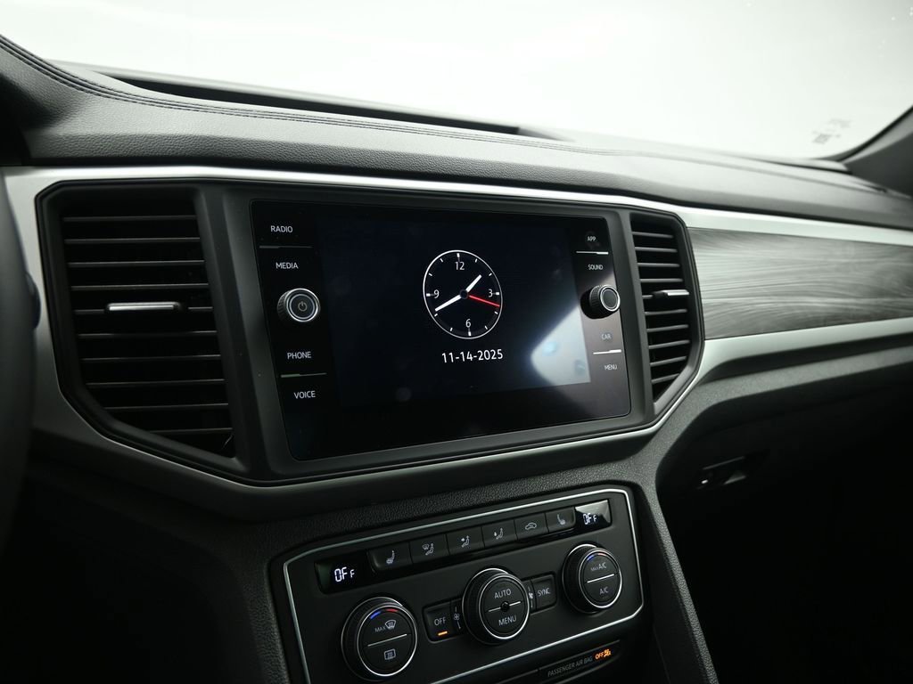 Used 2021 Volkswagen Atlas Cross Sport SE w/ Panoramic Sunroof Package image 15