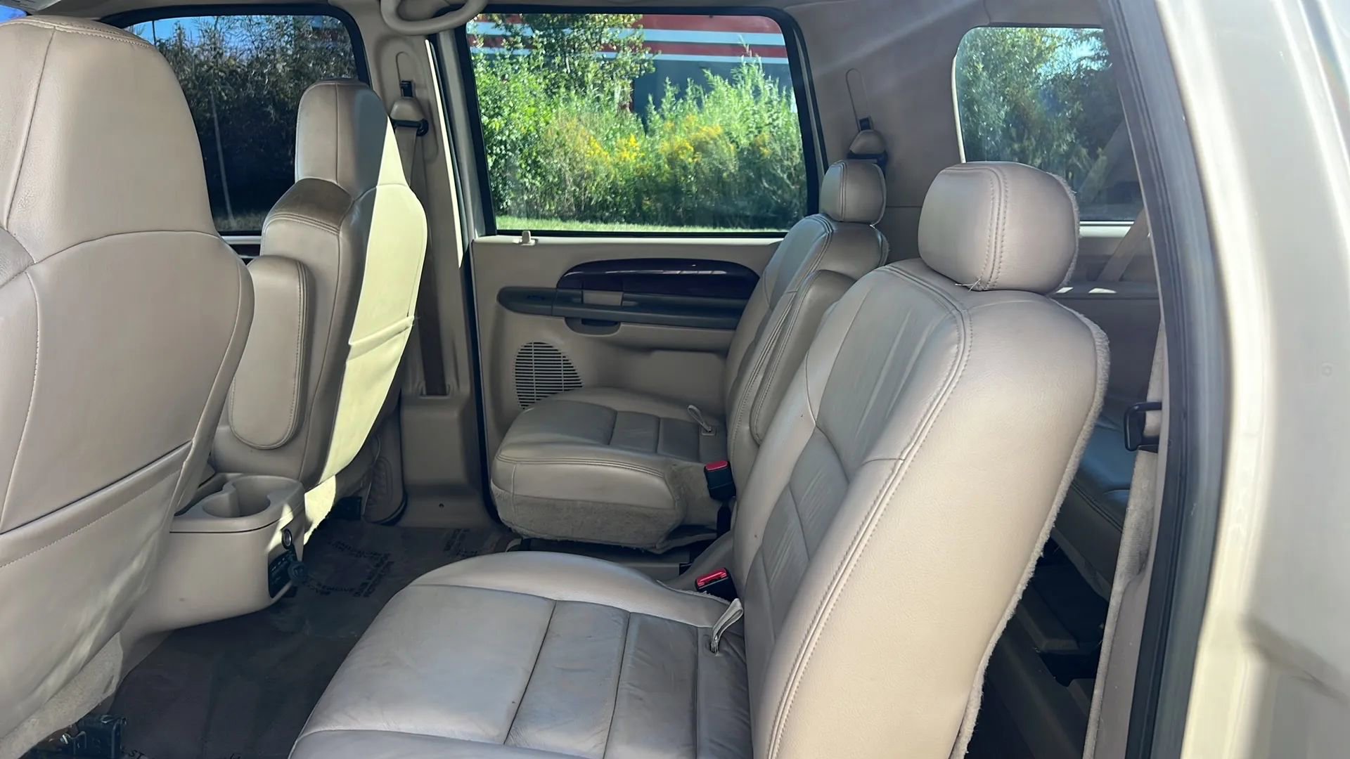 Used 2004 Ford Excursion Limited image 11