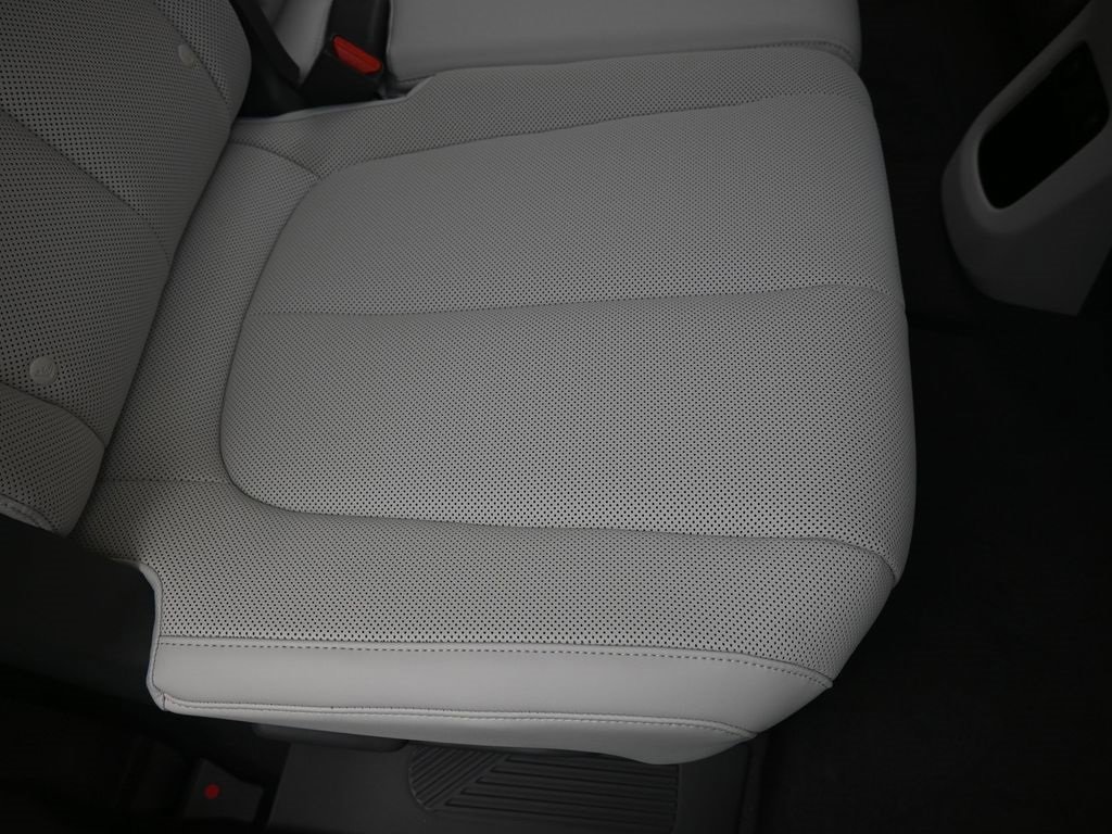 Used 2025 Hyundai Ioniq 5 Limited image 16