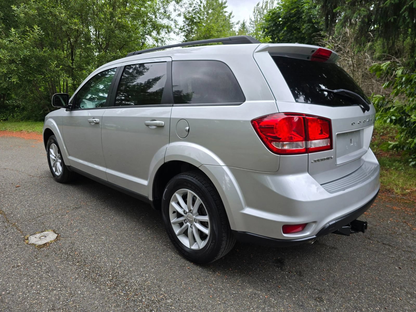 Used 2013 Dodge Journey SXT w/ Flexible Seating Group FWD image 3