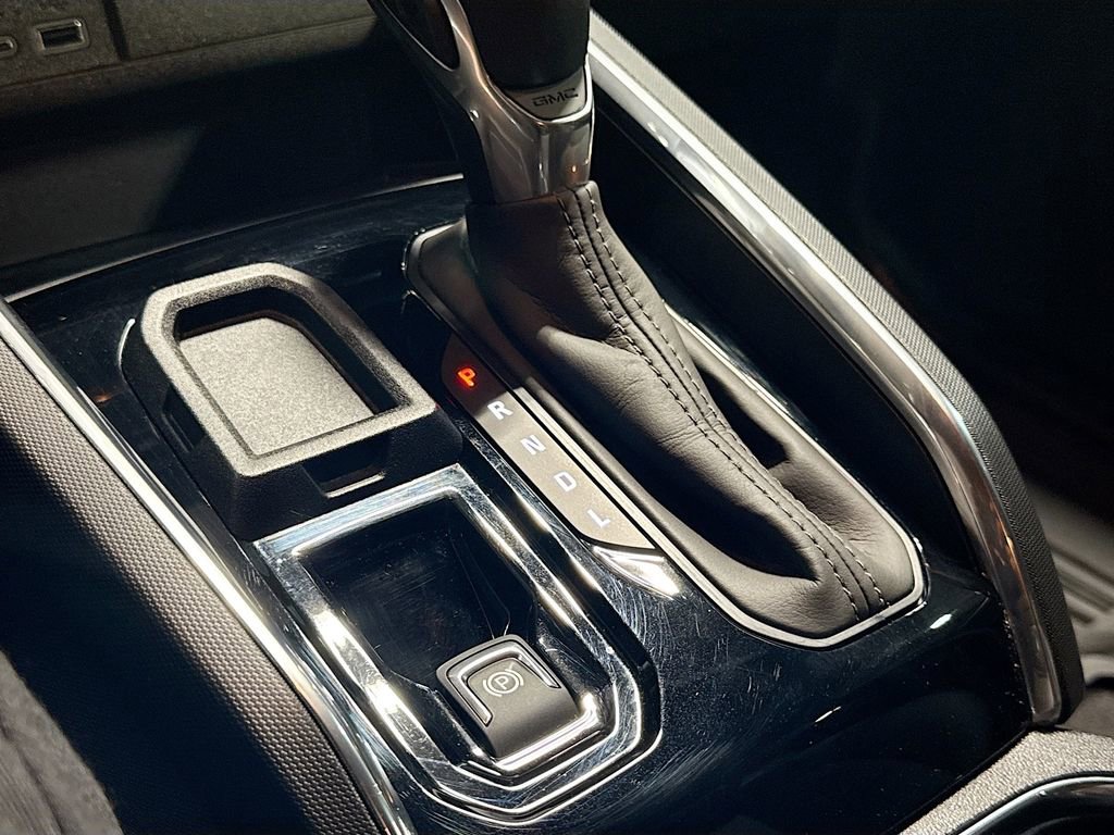 Used 2024 GMC Canyon Elevation w/ Elevation Premium Package image 16