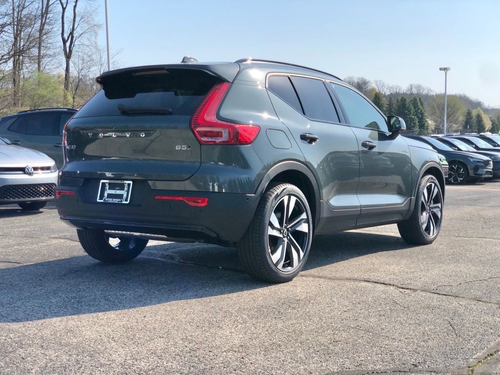 New 2026 Volvo XC40 B5 Ultra w/ Protection Package Premier AWD/4WD image 7