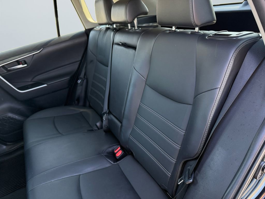 Used 2022 Toyota RAV4 XLE Premium image 13