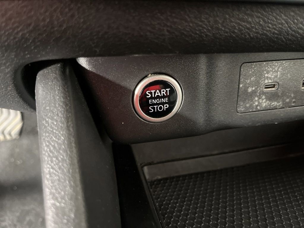 Used 2021 Nissan Rogue SV image 32