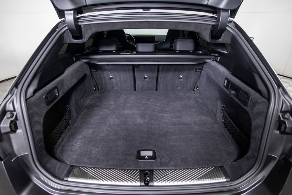 Used 2025 BMW M5 Touring AWD/4WD image 9